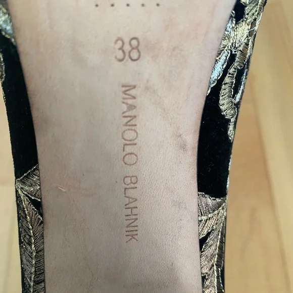 Manolo Blahnik embroidered velvet ankle boots - Picture 3 of 3